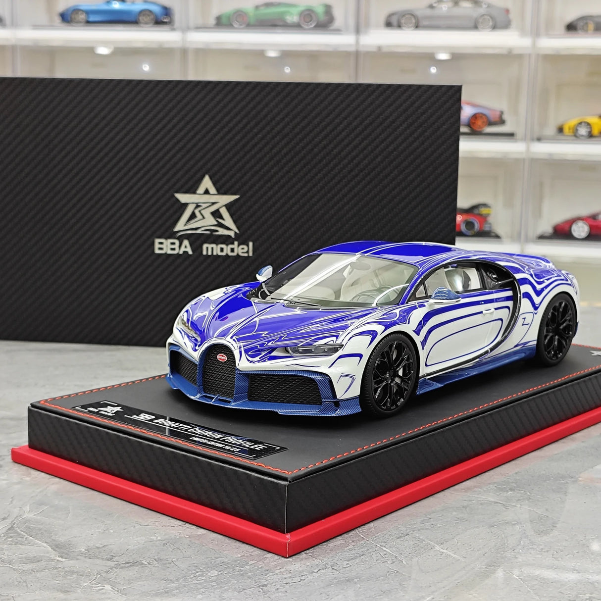 BBA Bugatti 2022 Chiron Profilee الأبيض والأزرق 1:18 – راتنج نموذجي قابل للجمع