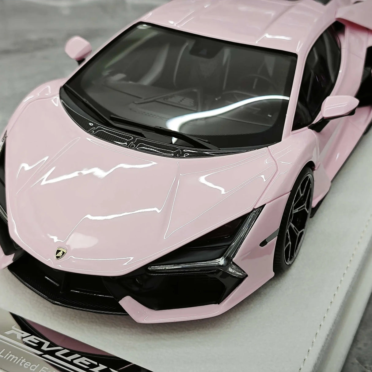 BBA Lamborghini 2023 Revuelto Pink 1:18 – Resina da collezione per modelli in resina