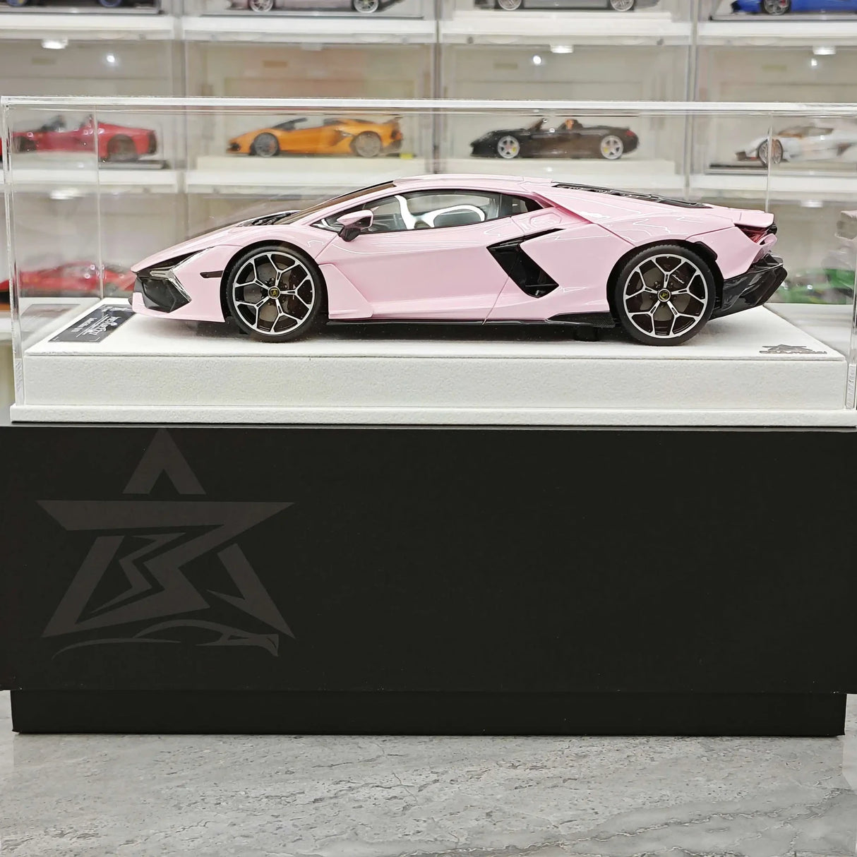 BBA Lamborghini 2023 Revuelto Pink 1:18 – Resina da collezione per modelli in resina