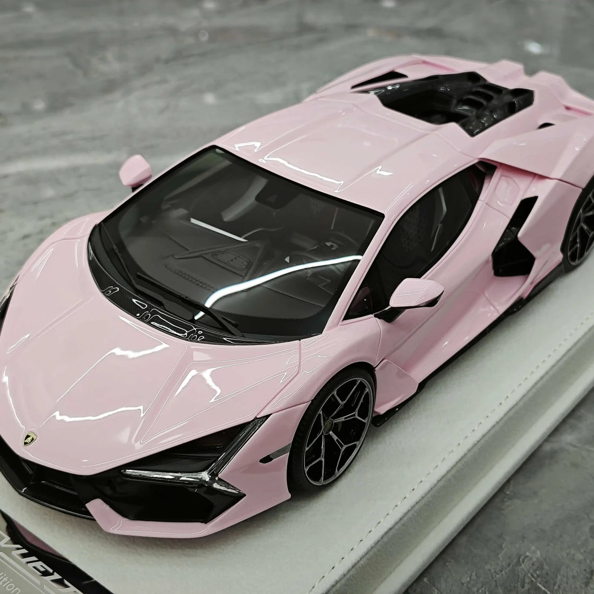 BBA Lamborghini 2023 Revuelto Pink 1:18 – Resina da collezione per modelli in resina