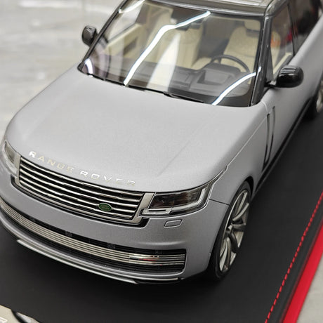 BBA Land Rover 2018 Range Rover Autobiografia LWB Gray 1:18 – Resina de Modelo de Resina de Coleção