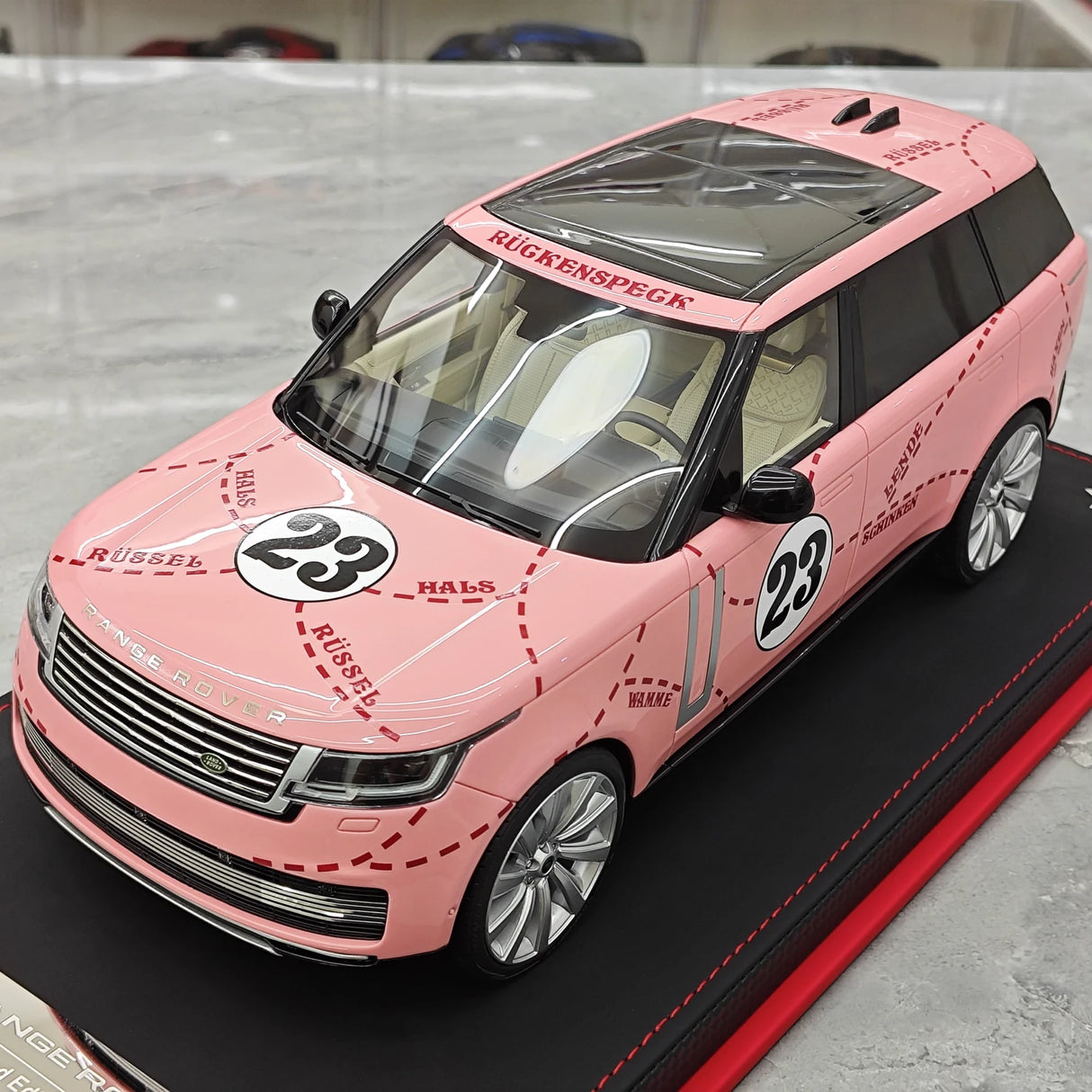 BBA Land Rover 2018 Range Rover SVAutobiography Long Wheelwalk Pink Pig 1:18 – Resina modello in resina da collezione