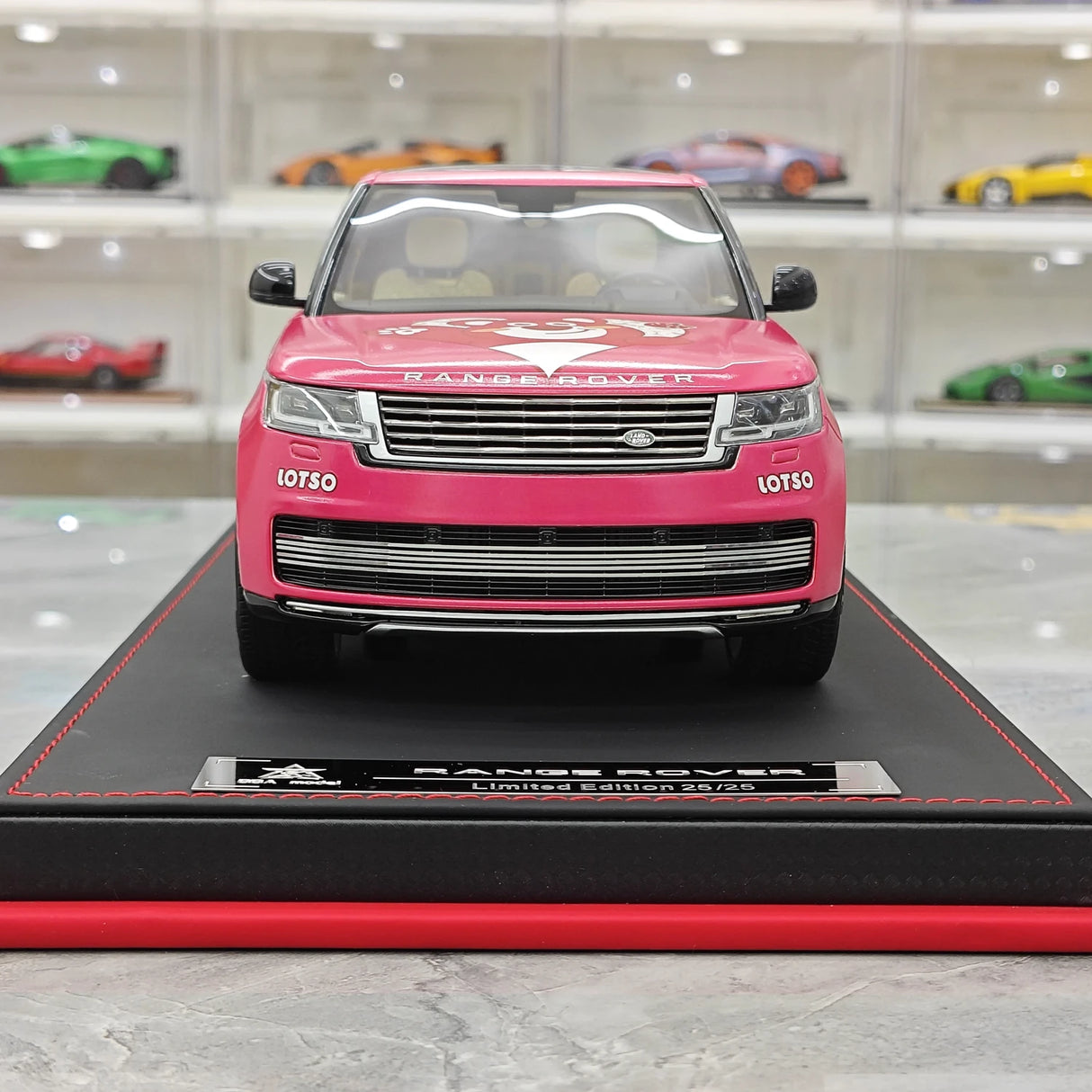 BBA Land Rover 2018 Range Rover SVAutobiografia Orso Fragola a passo lungo 1:18 – Resina modello in resina da collezione