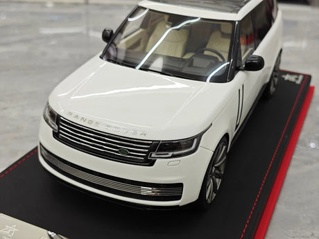 BBA Land Rover 2018 Range Rover SVAutobiografia Bianco a passo lungo 1:18 – Resina modello in resina collezionabile