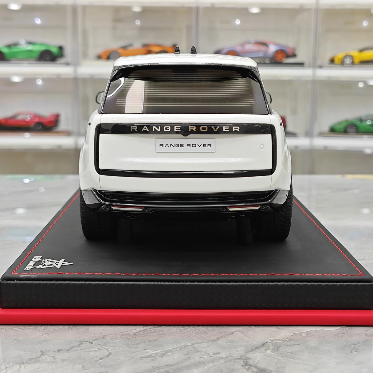 BBA Land Rover 2018 Range Rover SVAutobiografia Bianco a passo lungo 1:18 – Resina modello in resina collezionabile