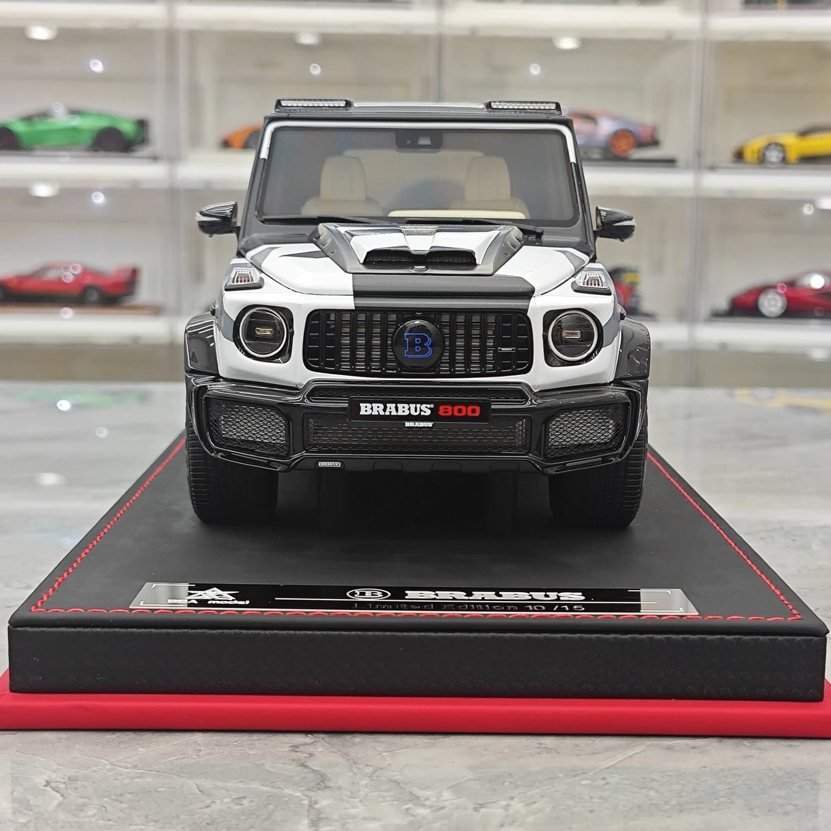 BBA Mercedes-Brabus 2025 G800 Camouflage Blue Badge 1:18 – Résine de modèle en résine de collection