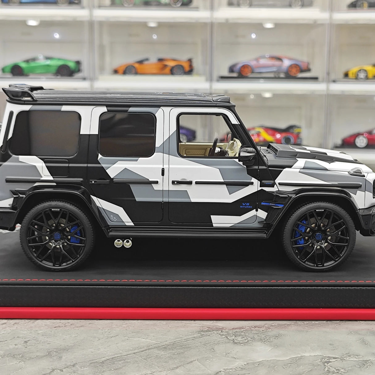 BBA Mercedes-Brabus 2025 G800 Camouflage Blue Badge 1:18 – Résine de modèle en résine de collection