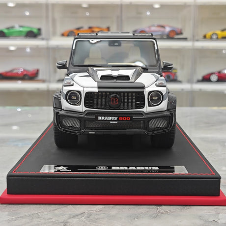 BBA Mercedes-Brabus 2025 G800 Camouflage Red Badge 1:18 – Résine de modèle en résine de collection