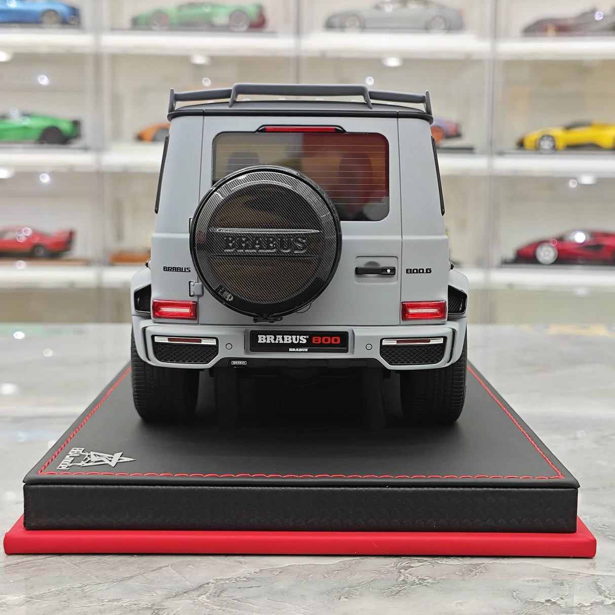 BBA Mercedes-Brabus 2025 G800 Matte Battle Gray 1:18 – Résine de modèle en résine de collection