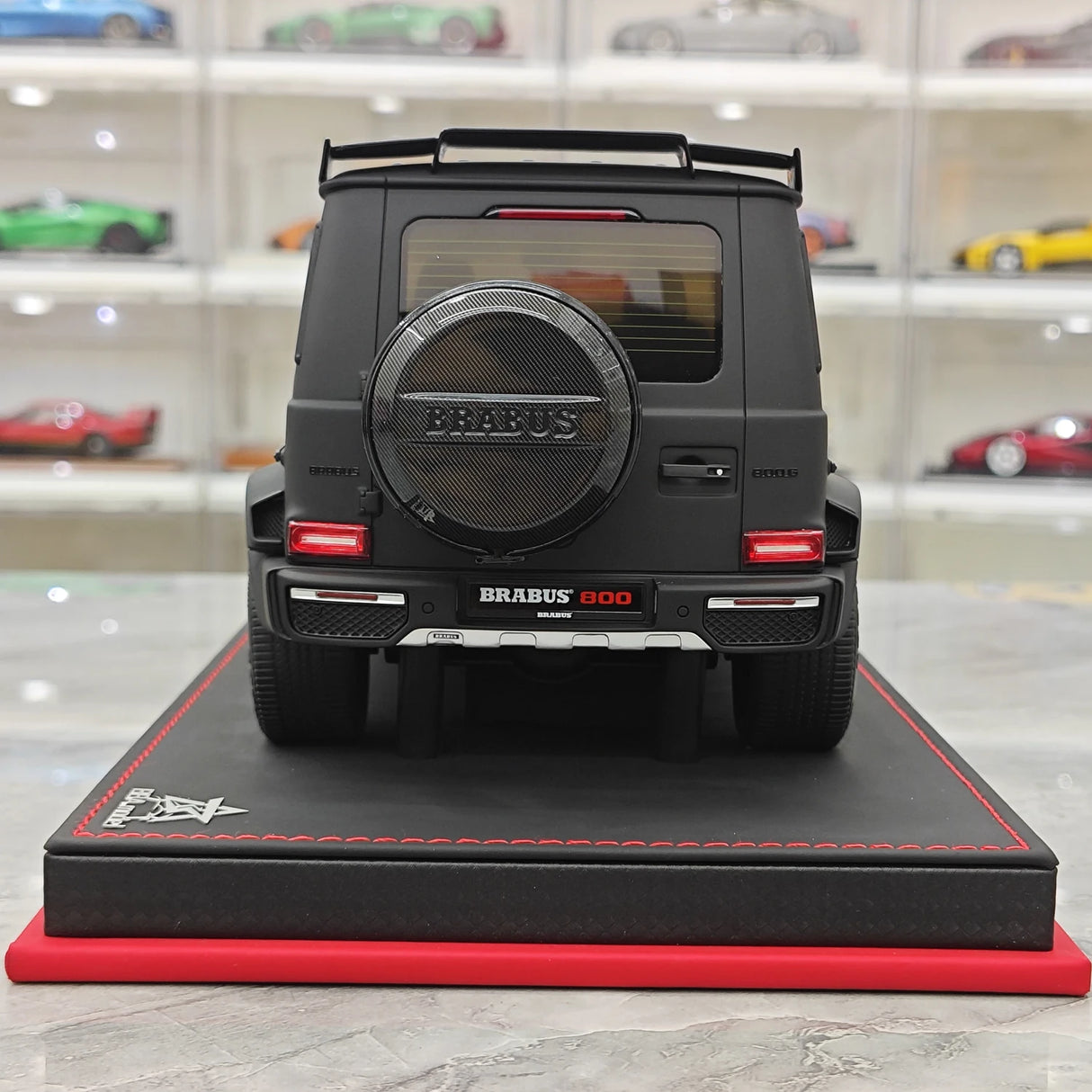 BBA Mercedes-Brabus 2025 G800 Noir mat 1:18 – Résine de modèle en résine de collection