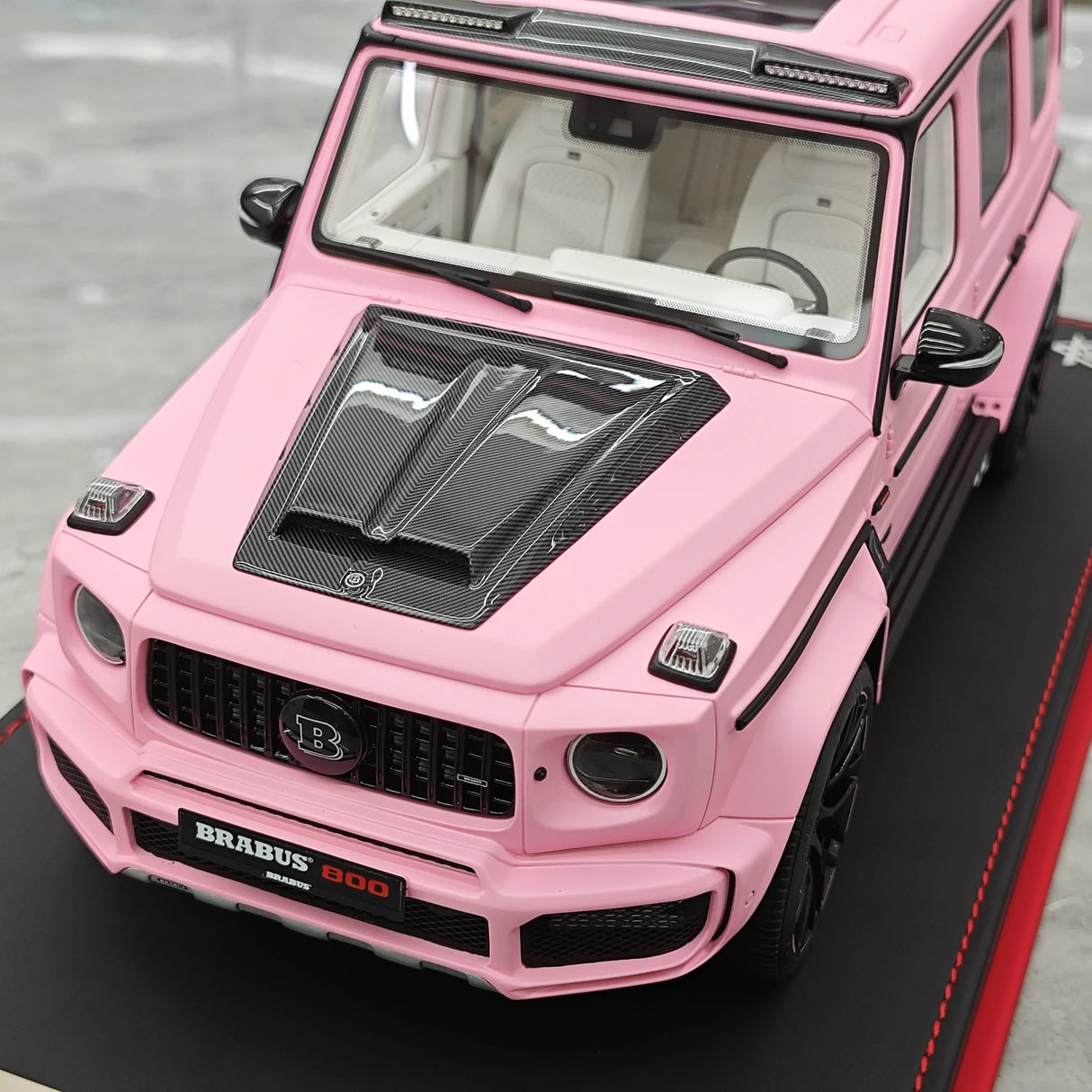 BBA Mercedes-Brabus 2025 G800 Matte Pink 1:18 – Résine modèle en résine de collection