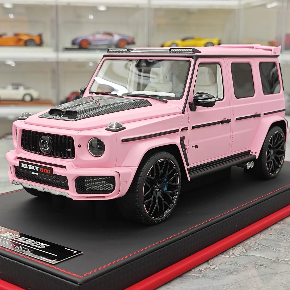 BBA Mercedes-Brabus 2025 G800 Matte Pink 1:18 – Résine modèle en résine de collection