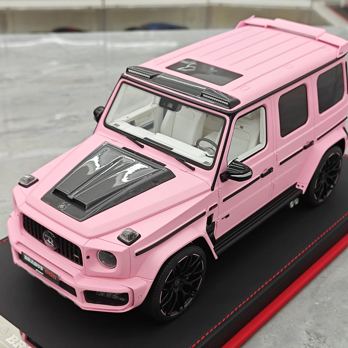 BBA Mercedes-Brabus 2025 G800 Matte Pink 1:18 – Résine modèle en résine de collection