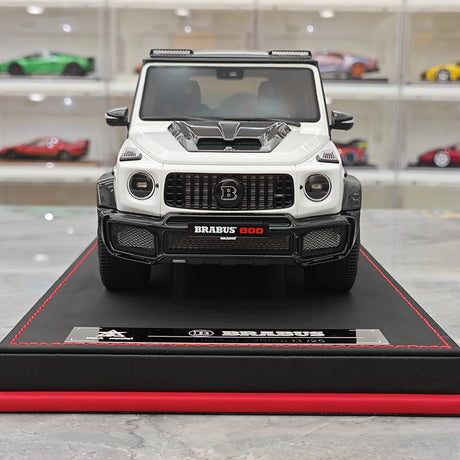 BBA Mercedes-Brabus 2025 G800 Panda 1:18 – Résine de modèle en résine de collection