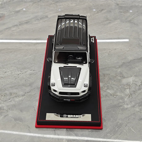 BBA Mercedes-Brabus 2025 G800 Panda 1:18 – Résine de modèle en résine de collection