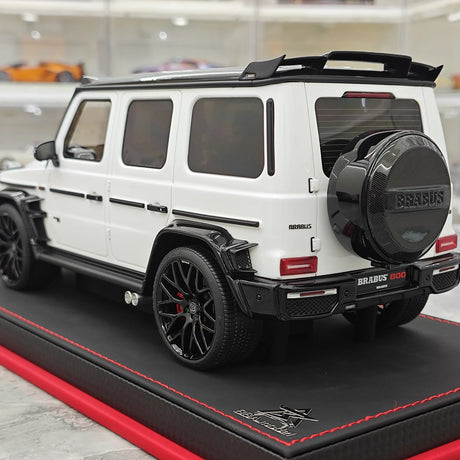 BBA Mercedes-Brabus 2025 G800 Panda 1:18 – Résine de modèle en résine de collection