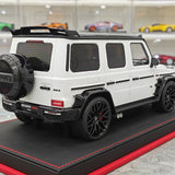 BBA Mercedes-Brabus 2025 G800 Panda 1:18 – Résine de modèle en résine de collection