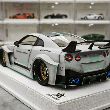 BBA Nissan 2024 GT-R R35 35GT-RR Gray 1:18 – Sammelobjekt-Resin-Modellharz