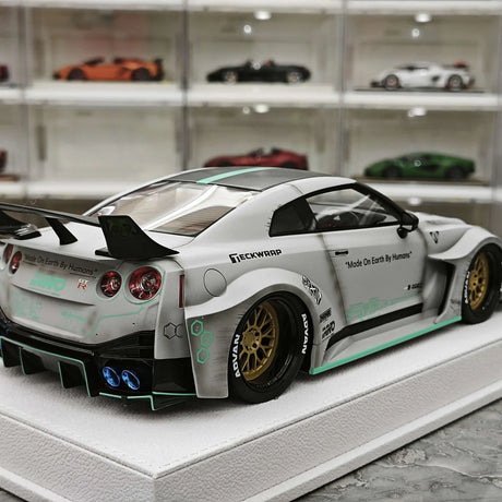 BBA Nissan 2024 GT-R R35 35GT-RR Gray 1:18 – Sammelobjekt-Resin-Modellharz