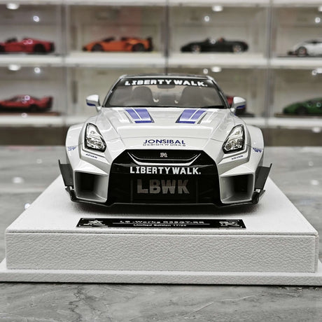 BBA Nissan 2024 GT-R R35 35GT-RR Silver 1:18 – Sammelobjekt-Resin-Modellharz