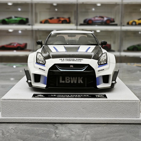 [BBA] 1:18 Nissan GT-R R35 LB-Silhouette Works GT 35GT-RR bianco modellino di auto in resina