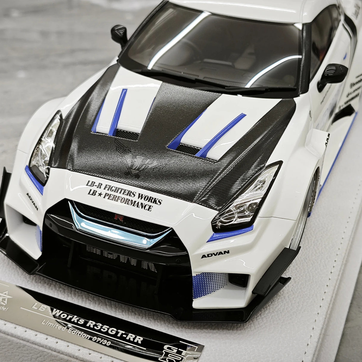 [BBA] 1:18 Nissan GT-R R35 LB-Silhouette Works GT 35GT-RR bianco modellino di auto in resina