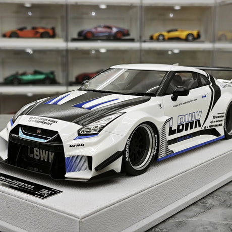 [BBA] 1:18 Nissan GT-R R35 LB-Silhouette Works GT 35GT-RR bianco modellino di auto in resina