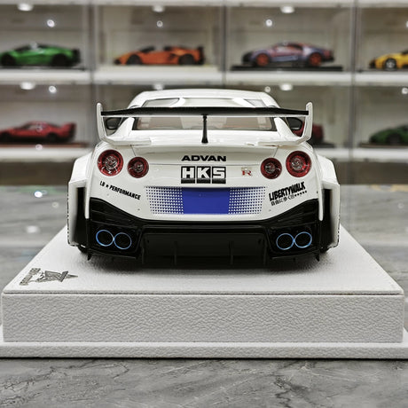 [BBA] 1:18 Nissan GT-R R35 LB-Silhouette Works GT 35GT-RR bianco modellino di auto in resina
