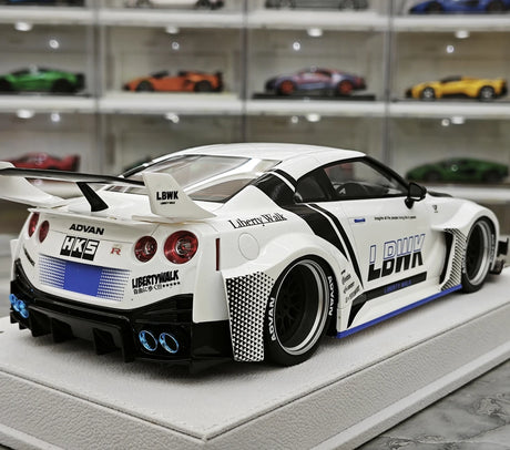 [BBA] 1:18 Nissan GT-R R35 LB-Silhouette Works GT 35GT-RR bianco modellino di auto in resina