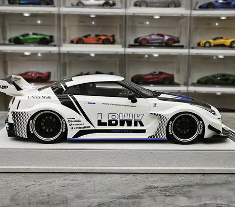 [BBA] 1:18 Nissan GT-R R35 LB-Silhouette Works GT 35GT-RR bianco modellino di auto in resina