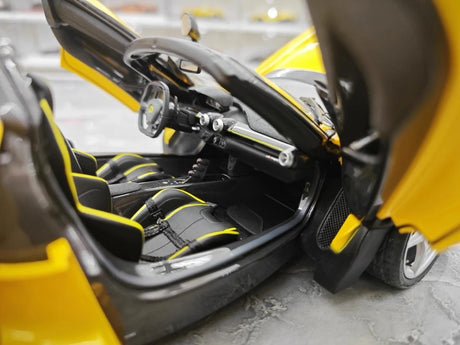 [BBR] 1:18 Ferrari 2013 LaFerrari Aperta gul modellbil Die-Cast