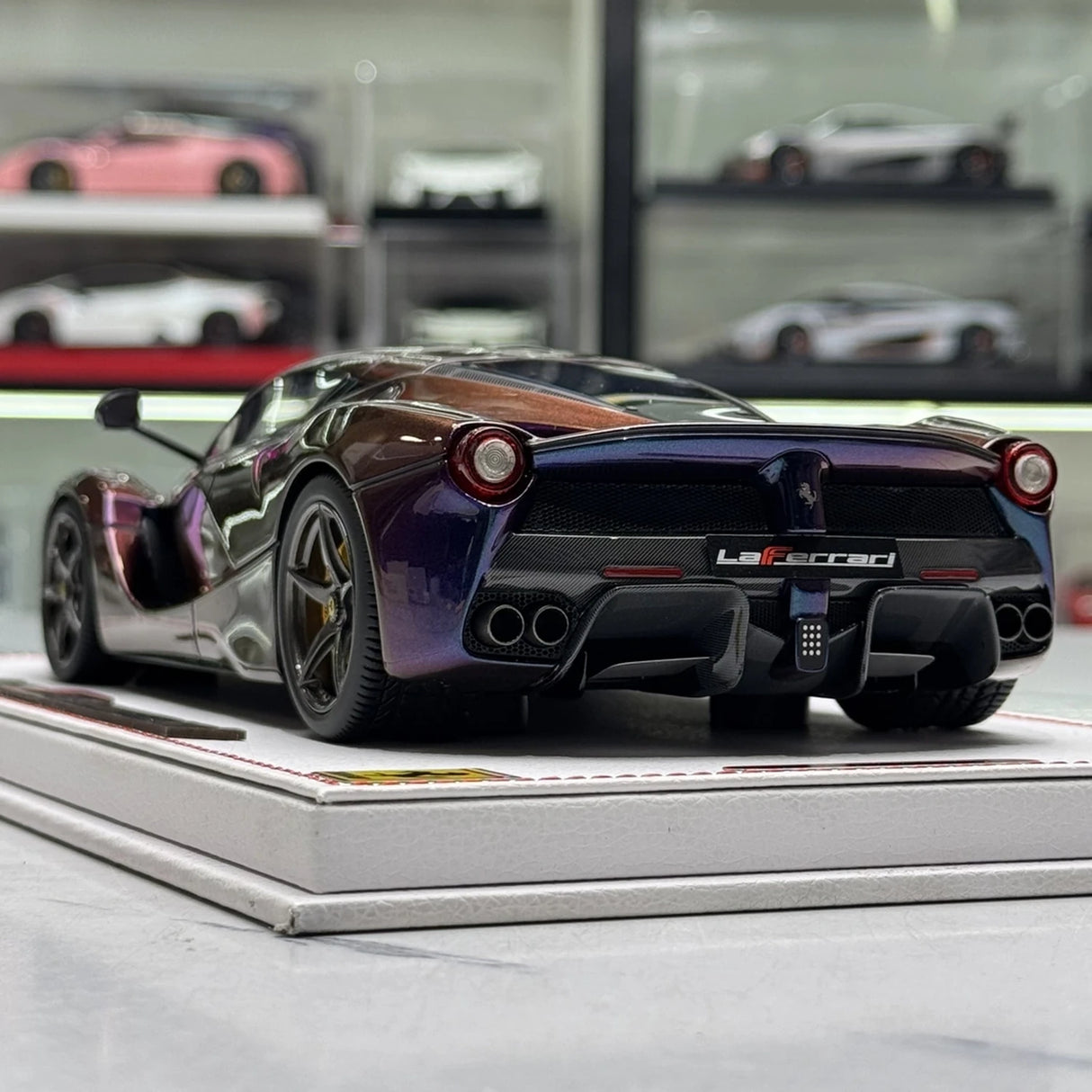 BBR Ferrari 2013 LaFerrari Viola Dubai Purple Gradient 1:18 – Modello Pressofuso da collezione