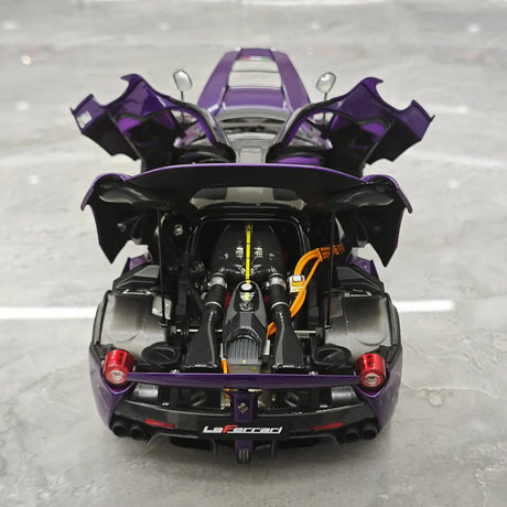 BBR Ferrari 2013 LaFerrari Coupe Viola Hong Kong Italian Flag 1:18 – Modelo de metal fundido coleccionable