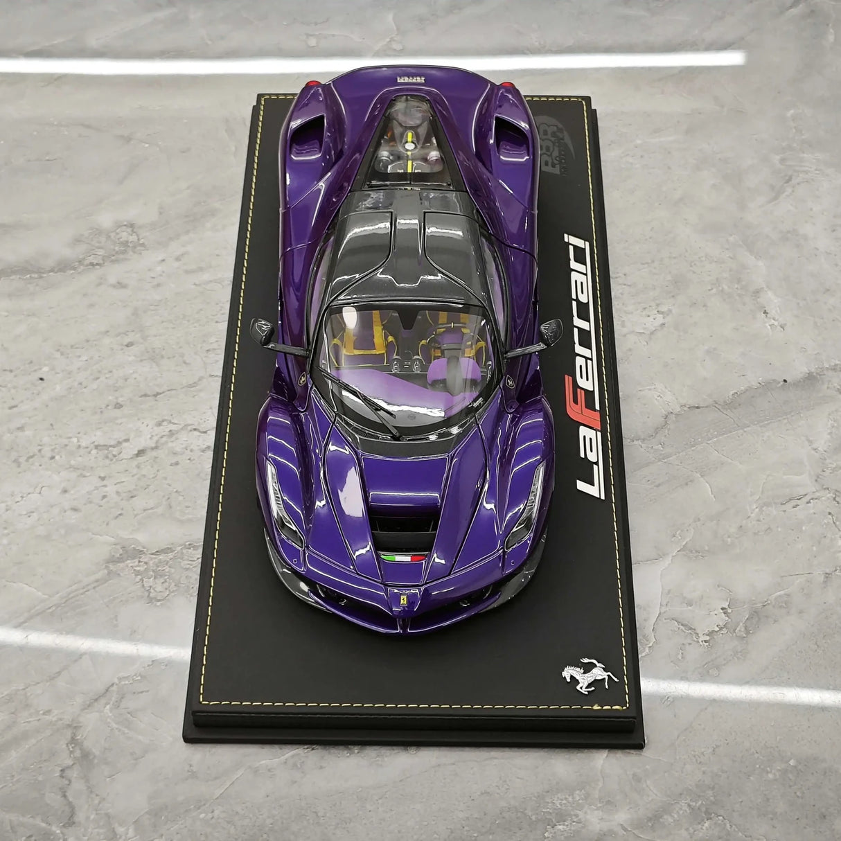 BBR Ferrari 2013 LaFerrari Coupe Viola Hong Kong Italian Flag 1:18 – Modello da collezione in metallo pressofuso