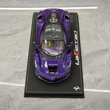 BBR Ferrari 2013 LaFerrari Coupe Viola Hong Kong Italian Flag 1:18 – Modelo de metal fundido coleccionable