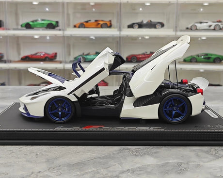 [BBR] 1:18 Ferrari 2013 LaFerrari White and Blue Model Car Die-Cast