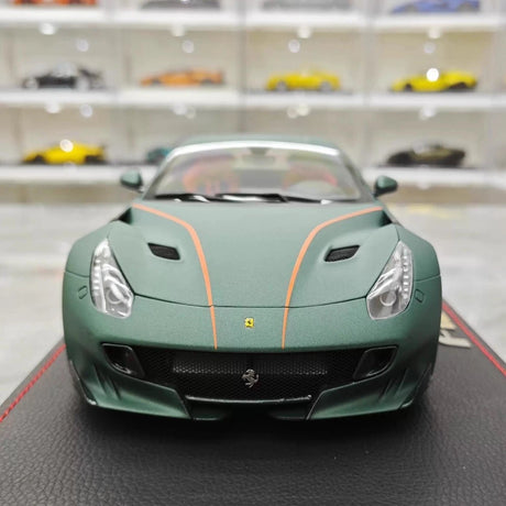 [BBR] 1:18 Ferrari 2015 F12 TDF matt grön modellbil Die-Cast