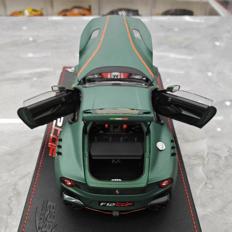 [BBR] 1:18 Ferrari 2015 F12 TDF matt grön modellbil Die-Cast