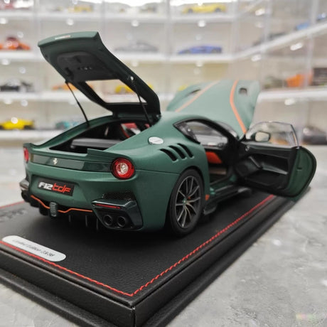 [BBR] 1:18 Ferrari 2015 F12 TDF matt grön modellbil Die-Cast