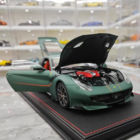 [BBR] 1:18 Ferrari 2015 F12 TDF matt grön modellbil Die-Cast