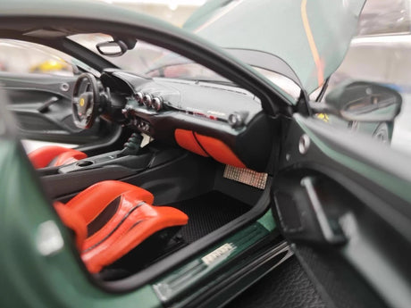 [BBR] 1:18 Ferrari 2015 F12 TDF matt grön modellbil Die-Cast