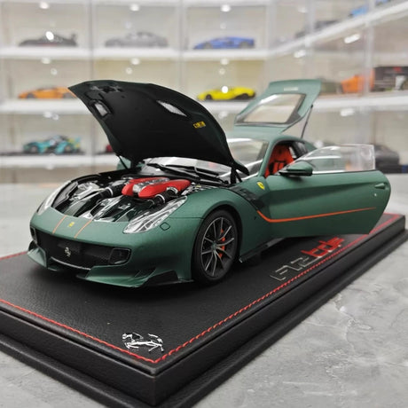 [BBR] 1:18 Ferrari 2015 F12 TDF matt grön modellbil Die-Cast