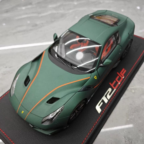 [BBR] 1:18 Ferrari 2015 F12 TDF matt grön modellbil Die-Cast