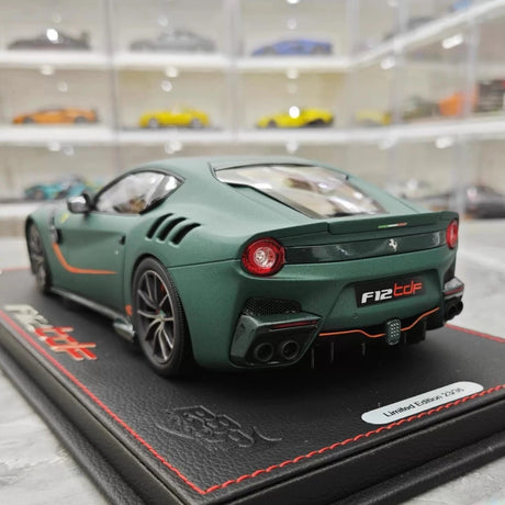 [BBR] 1:18 Ferrari 2015 F12 TDF matt grön modellbil Die-Cast