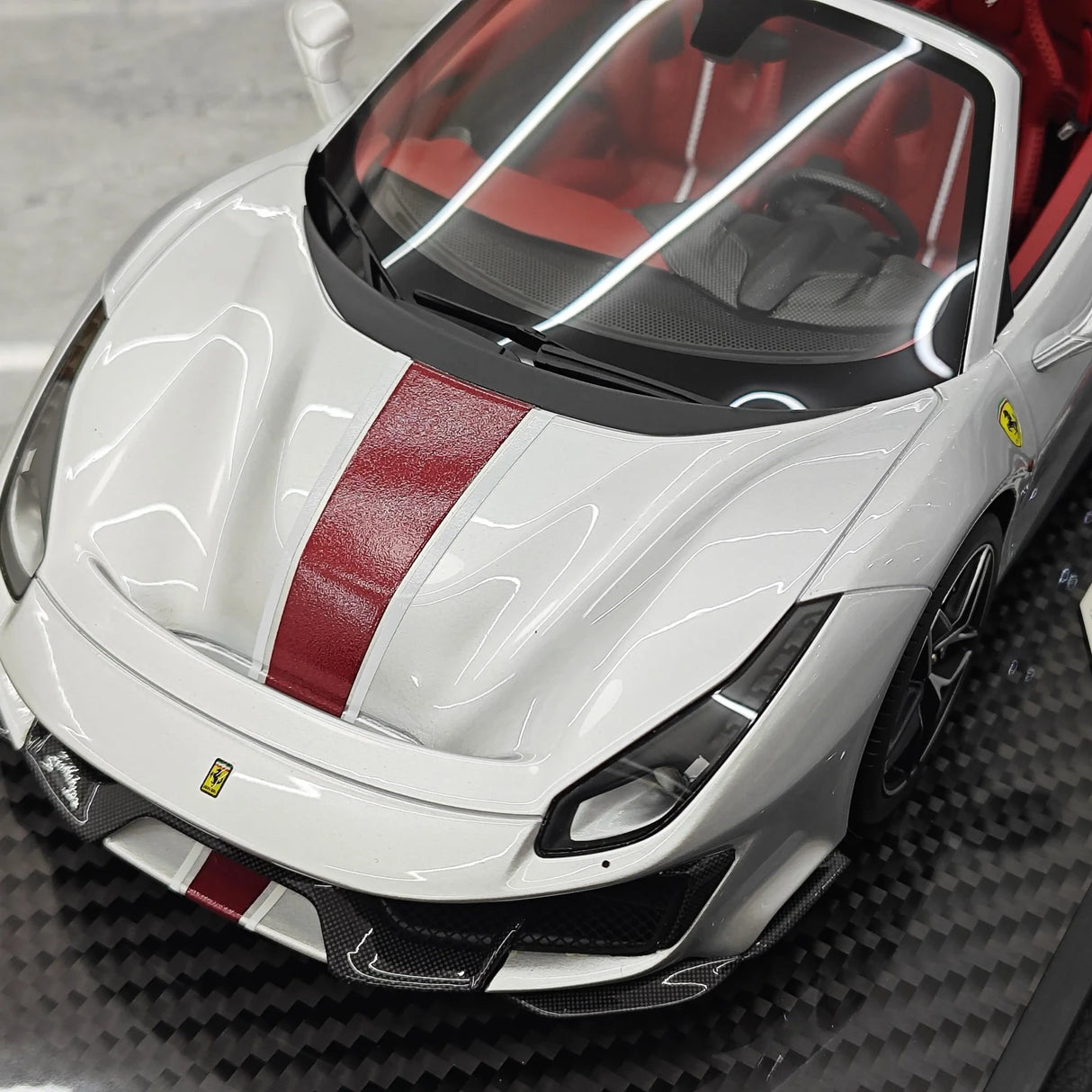 BBR Ferrari 2018 488 Pista Spider Argento Nurburgring 1:18 – Modello di resina collezionabile
