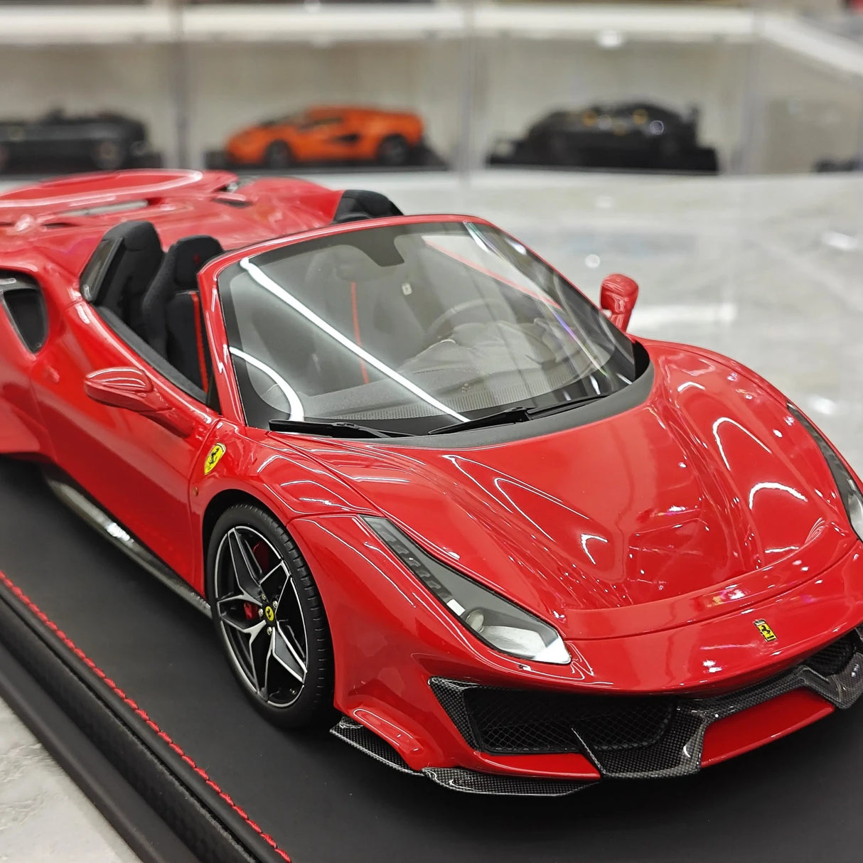 BBR Ferrari 2018 488 Pista Spider Rosso Corsa 1:18 – Modello di resina collezionabile