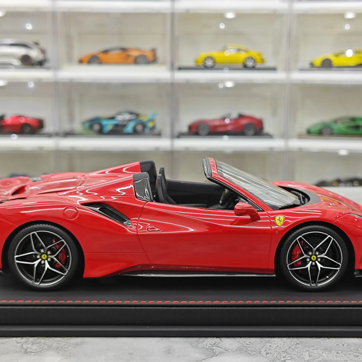 BBR Ferrari 2018 488 Pista Spider Rosso Corsa 1:18 – Modello di resina collezionabile