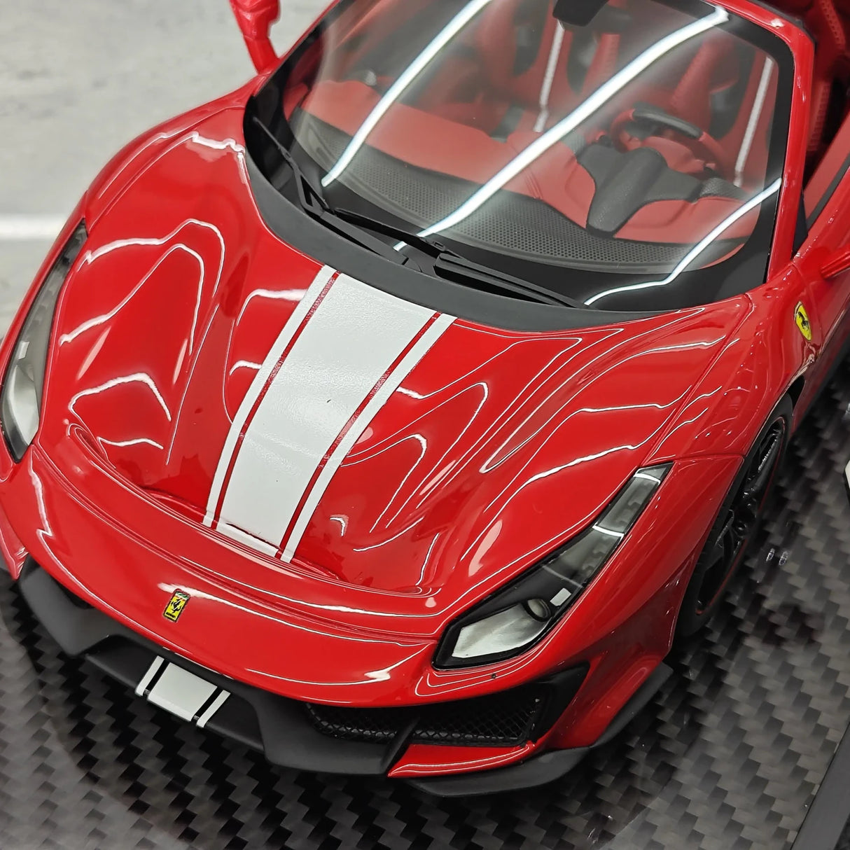 BBR Ferrari 2018 488 Pista Spider Rosso Corsa White Livery 1:18 – Modello in resina collezionabile