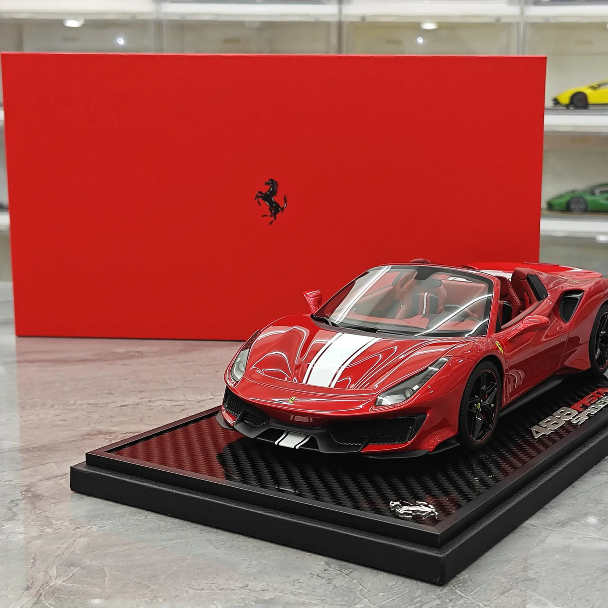 BBR Ferrari 2018 488 Pista Spider Rosso Corsa White Livery 1:18 – Modello in resina collezionabile