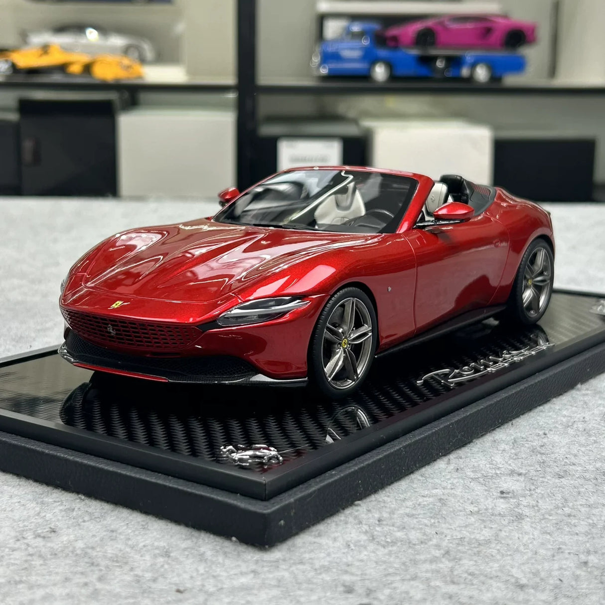BBR Ferrari 2019 روما روسو بورتوفينو 1:18 – نموذج راتنج قابل للجمع